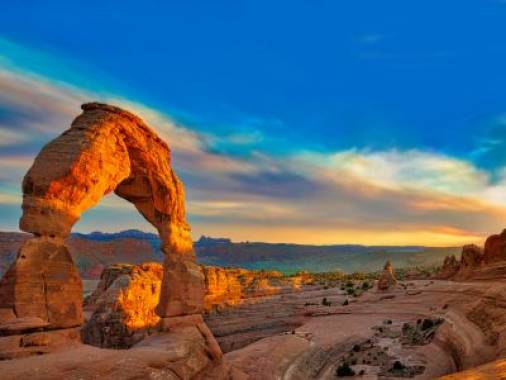 10-Day Rockies to the Red Rocks Rail and Drive